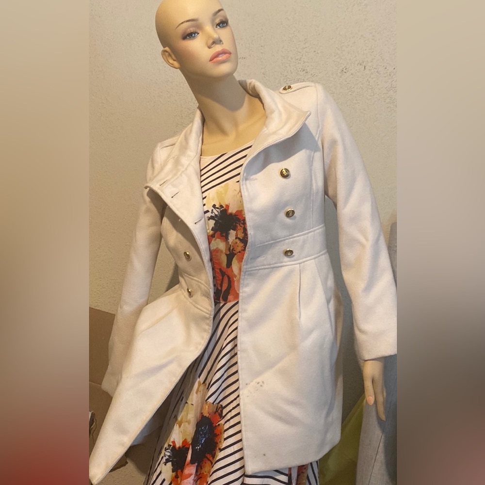 coat - Picture 1 of 16